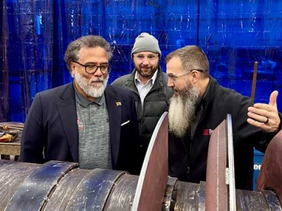 Maryland Commerce Secretary Harry Coker (left) tours Pillar Innovations with CEO Shawn Bender (right)