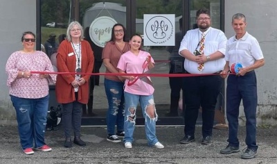 Photo (l-r): GC Chamber Diplomat Stephanie Filsinger, Business Development Manager Kim Durst, Amy Fike, Owner Alyssa Sweitzer,  Business Development Specialist Connor Norman, and Oakland Town Councilman Fred Gregg
